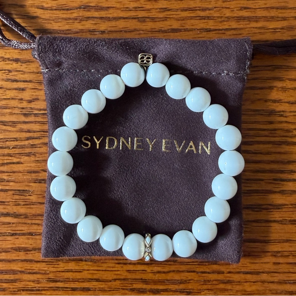Elegant White Beaded Bracelet